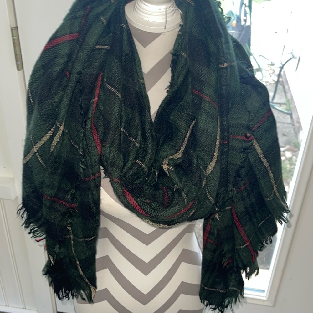Green and black blanket scarf